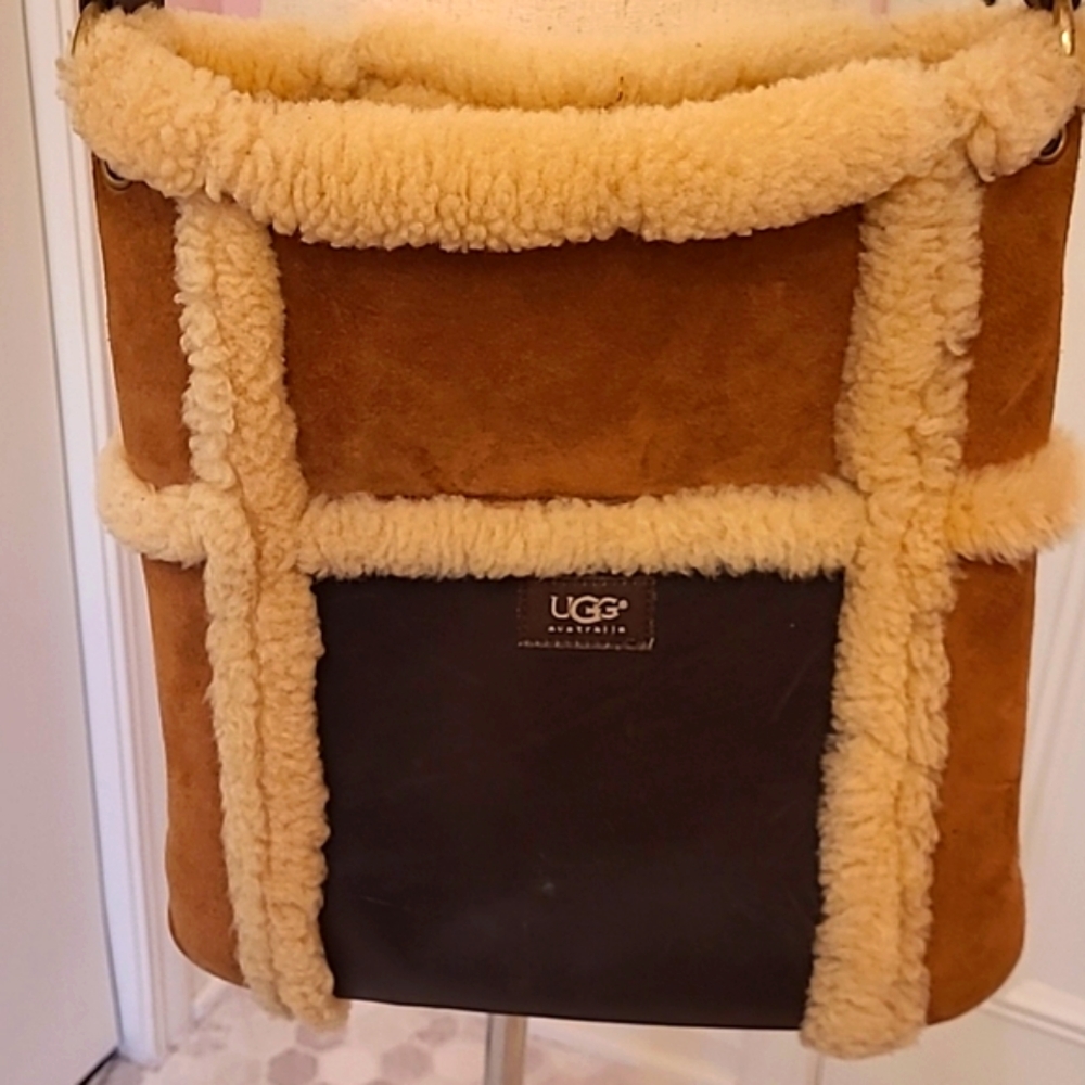 UGG shearling and leather crossbody - Picture 2 of 12